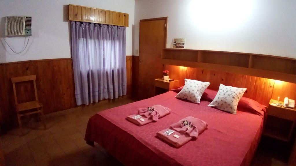 Ideal Hotel 2*
