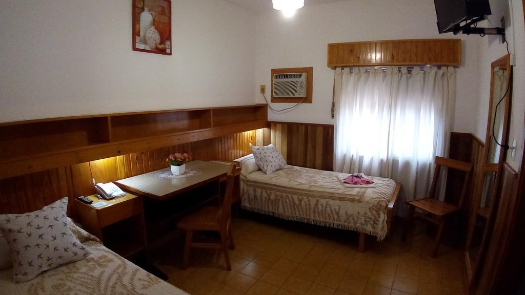 Ideal Hotel